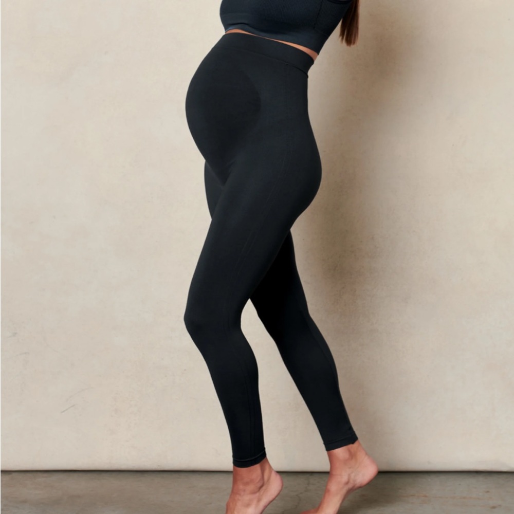 BLANQI maternity leggings size M in BLACK
